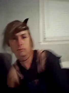 cdressupdiva online show from March 18, 2026, 5:54 am