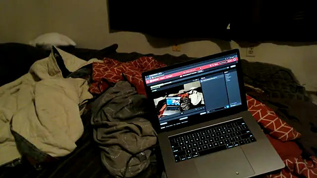 CreamyAustin online show from December 17, 2025, 1:44 am