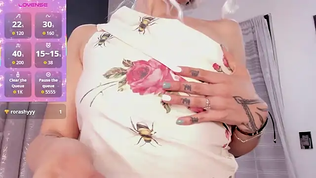 AnnieNasty online show from November 13, 2025, 2:05 pm