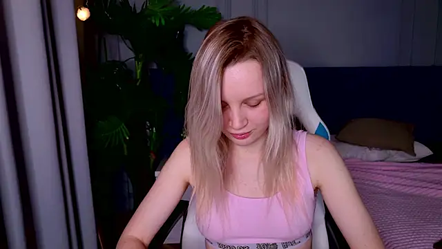 Beatrica Klein online show from January 14, 2025, 2:22 pm