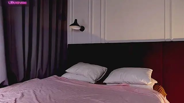 Beatrica Klein online show from February 17, 2025, 3:31 pm