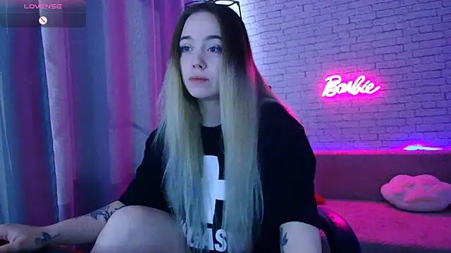 Snapshot of -Stacyy- chatting on September 19, 2025, 4:58 am -Stacyy- online show from September 19, 2025, 4:58 am