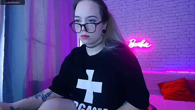 Snapshot of -Stacyy- chatting on October 25, 2025, 5:04 am -Stacyy- online show from October 25, 2025, 5:04 am