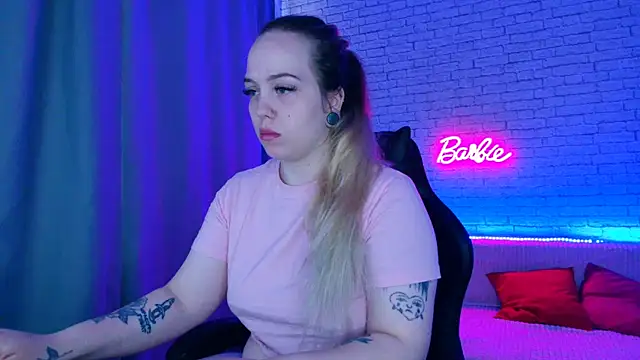 Snapshot of -Stacyy- chatting on July 23, 2026, 8:23 am -Stacyy- online show from July 23, 2026, 8:23 am