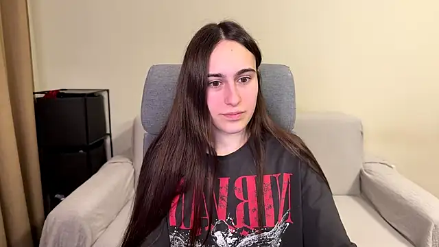 Snapshot of AliceKolltt chatting on June 4, 2026, 8:48 pm AliceKolltt online show from June 4, 2026, 8:48 pm