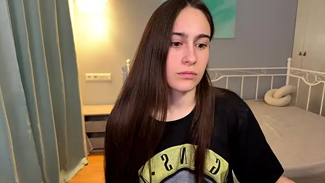 Snapshot of AliceKolltt chatting on June 16, 2026, 8:55 pm AliceKolltt online show from June 16, 2026, 8:55 pm