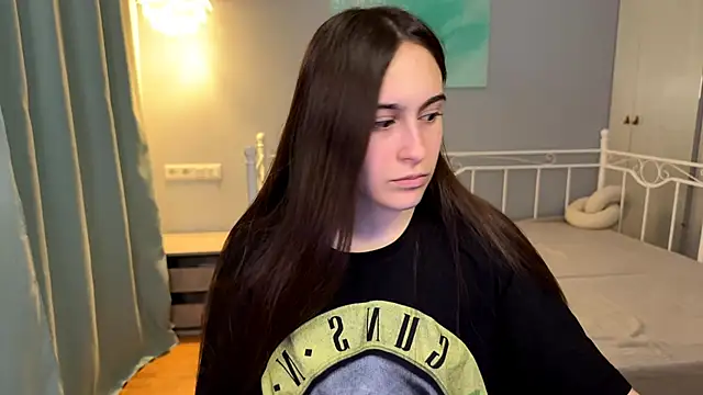 Snapshot of AliceKolltt chatting on June 19, 2026, 8:45 pm AliceKolltt online show from June 19, 2026, 8:45 pm