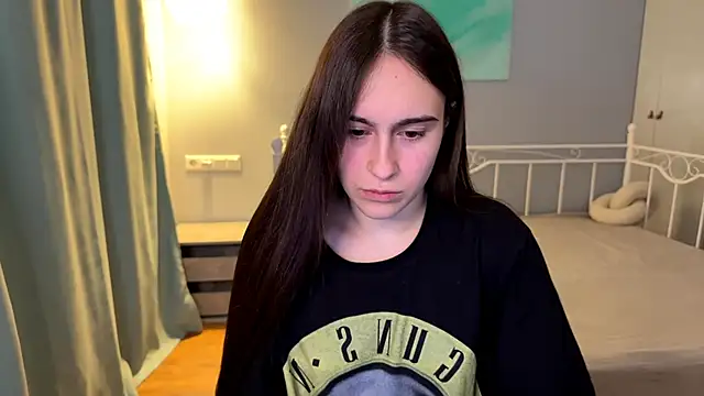 Snapshot of AliceKolltt chatting on June 27, 2026, 8:25 pm AliceKolltt online show from June 27, 2026, 8:25 pm