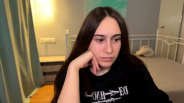 Snapshot of AliceKolltt chatting on July 7, 2026, 2:32 pm AliceKolltt online show from July 7, 2026, 2:32 pm