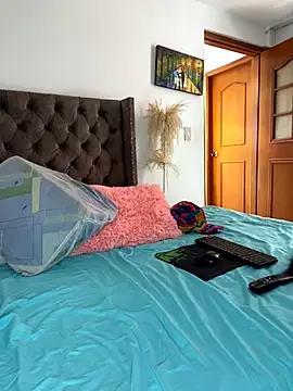 manuela star online show from September 25, 2025, 5:38 pm