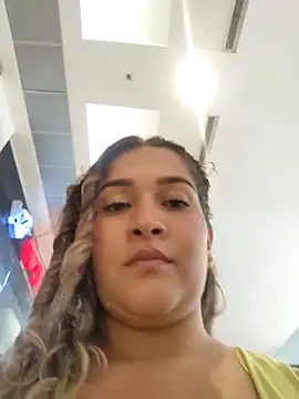 Snapshot of Sara_smiiith211 chatting on December 4, 2024, 11:46 pm Sara smiiith211 online show from December 4, 2024, 11:46 pm