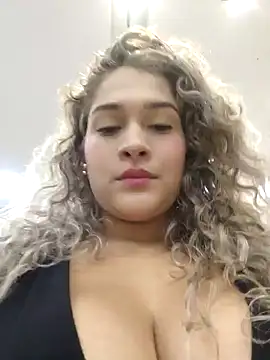 Snapshot of Sara_smiiith211 chatting on December 12, 2024, 1:21 am Sara smiiith211 online show from December 12, 2024, 1:21 am