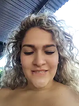 Snapshot of Sara_smiiith211 chatting on December 29, 2024, 10:25 pm Sara smiiith211 online show from December 29, 2024, 10:25 pm