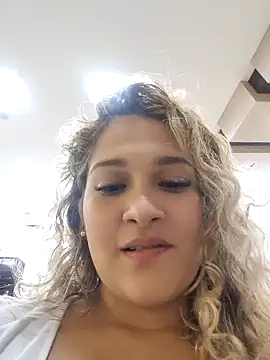 Snapshot of Sara_smiiith211 chatting on January 8, 2025, 10:48 pm Sara smiiith211 online show from January 8, 2025, 10:48 pm