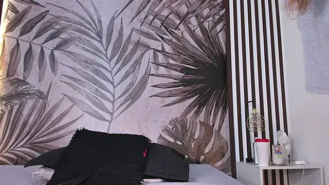 Samaantha-White online show from February 22, 2025, 11:57 am