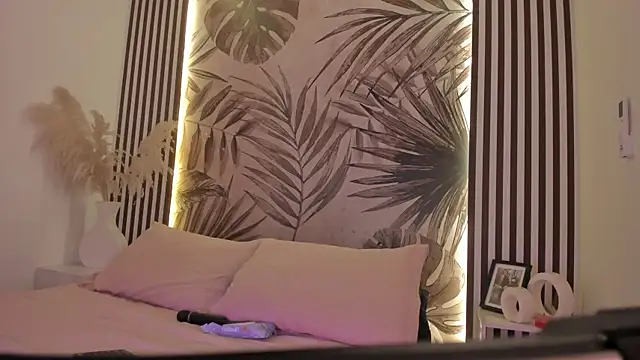 Samaantha-White online show from March 24, 2026, 11:37 am