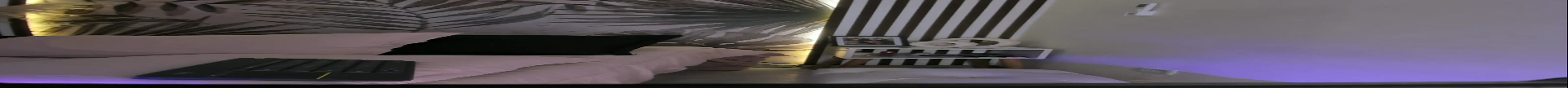 Samaantha-White online show from July 18, 2026, 11:36 am