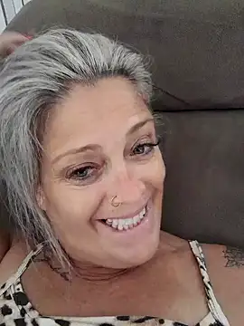 marcialoira online show from January 27, 2025, 4:01 pm