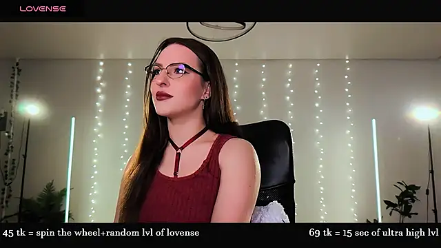 Snapshot of Alicia_x_art chatting on April 11, 2026, 5:50 pm Alicia x art online show from April 11, 2026, 5:50 pm