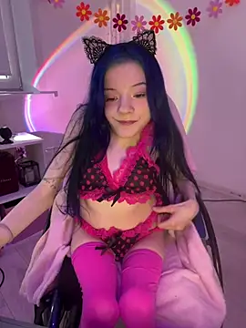 MiniSophiaa online show from April 10, 2026, 9:25 am