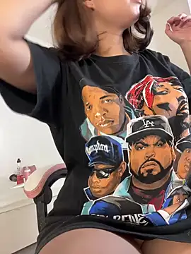 Snapshot of Lia_sex69 chatting on February 18, 2025, 2:49 pm Lia sex69 online show from February 18, 2025, 2:49 pm