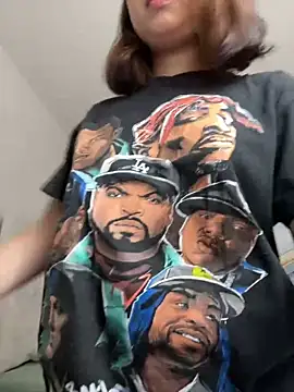 Snapshot of Lia_sex69 chatting on March 12, 2025, 11:53 am Lia sex69 online show from March 12, 2025, 11:53 am