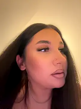 Snapshot of babyyboomm chatting on November 15, 2025, 1:36 am babyyboomm online show from November 15, 2025, 1:36 am