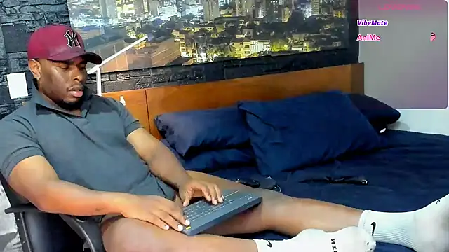 thomas santtos1 online show from February 16, 2025, 8:55 pm