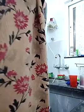 Snapshot of Aaradhya chatting on December 15, 2024, 1:35 am Aaradhya online show from December 15, 2024, 1:35 am