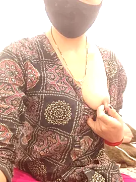 Snapshot of Aaradhya chatting on April 5, 2026, 1:08 pm Aaradhya online show from April 5, 2026, 1:08 pm