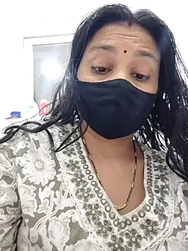 Snapshot of Aaradhya chatting on April 12, 2026, 1:05 pm Aaradhya online show from April 12, 2026, 1:05 pm