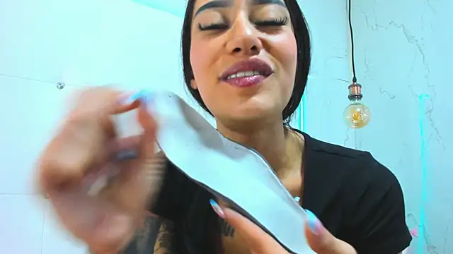 Little Jenni online show from March 26, 2026, 1:38 pm