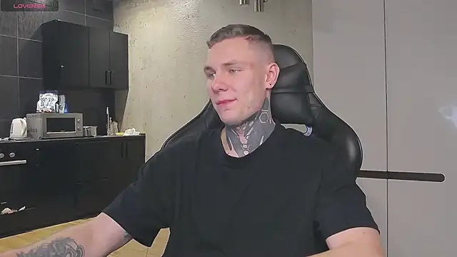 Snapshot of Lechery_boy chatting on January 14, 2025, 1:28 pm Lechery boy online show from January 14, 2025, 1:28 pm