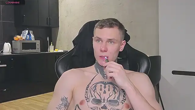 Snapshot of Lechery_boy chatting on January 18, 2025, 6:32 pm Lechery boy online show from January 18, 2025, 6:32 pm