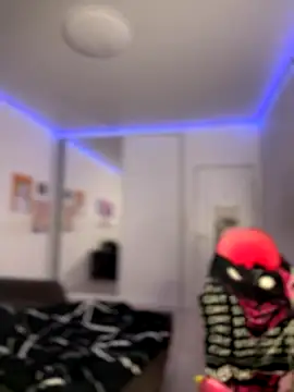 HoneySweetBee online show from October 26, 2025, 7:20 pm