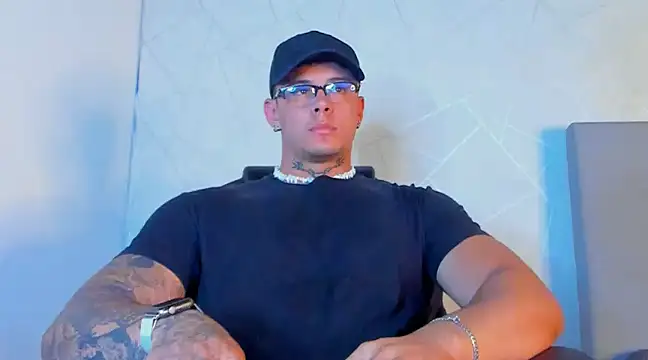 NoahhBrown online show from January 28, 2025, 3:57 am