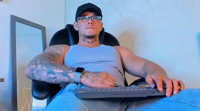 NoahhBrown online show from February 20, 2025, 6:39 am