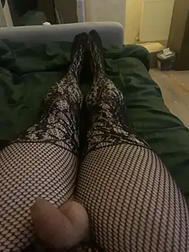 footsy35 online show from April 17, 2026, 5:54 am