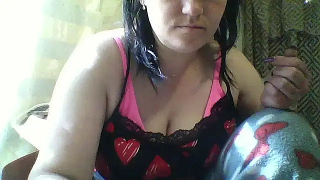 HollyLaBerry online show from May 16, 2026, 7:05 am