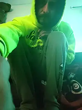 Snapshot of LongDickZee562 chatting on December 28, 2024, 4:09 pm LongDickZee562 online show from December 28, 2024, 4:09 pm