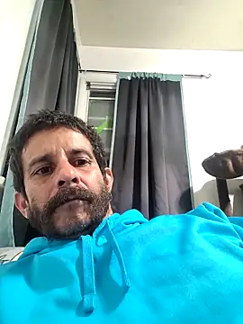 Snapshot of LongDickZee562 chatting on November 4, 2025, 5:39 am LongDickZee562 online show from November 4, 2025, 5:39 am