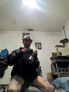 Snapshot of LongDickZee562 chatting on November 22, 2025, 9:08 am LongDickZee562 online show from November 22, 2025, 9:08 am