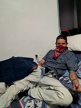 Snapshot of LongDickZee562 chatting on November 28, 2025, 3:53 am LongDickZee562 online show from November 28, 2025, 3:53 am