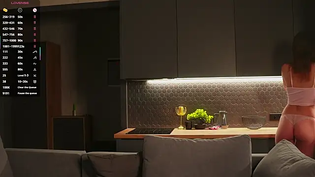 IdaJonesy online show from November 28, 2025, 9:39 pm