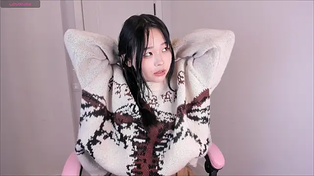 hee young11 online show from December 11, 2024, 9:30 am