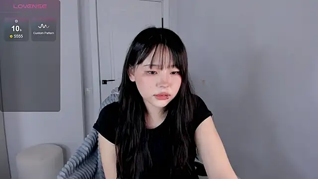 hee young11 online show from October 15, 2025, 7:30 am