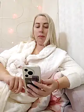 HotJanet online show from January 21, 2025, 8:00 pm