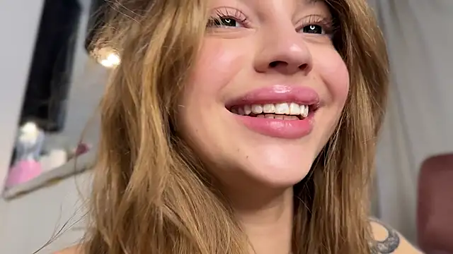 Snapshot of Elsa_Ice chatting on December 4, 2024, 8:23 am Elsa Ice online show from December 4, 2024, 8:23 am