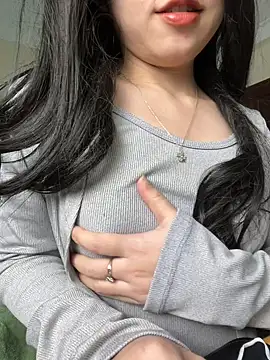 Snapshot of Seena-Mochi chatting on December 24, 2024, 4:44 am Seena-Mochi online show from December 24, 2024, 4:44 am