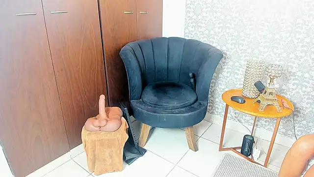 mabelsaravia online show from April 14, 2026, 6:14 pm